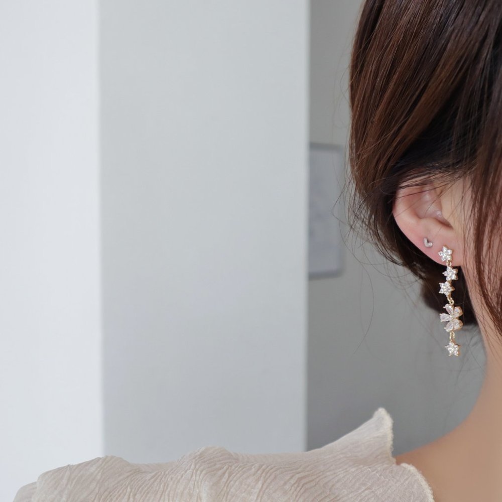 NEW 14K Gold Plated Diamond Flower Drop Earrings b - Picture 4 of 6